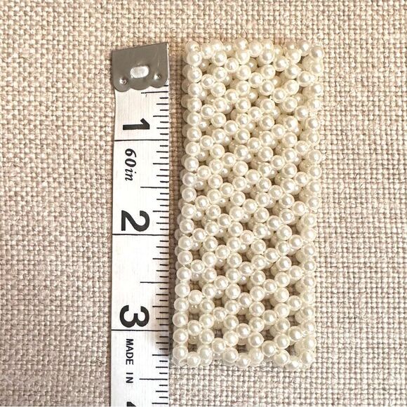 NWOT Faux Pearl Collar Bib Necklace - Picture 5 of 6